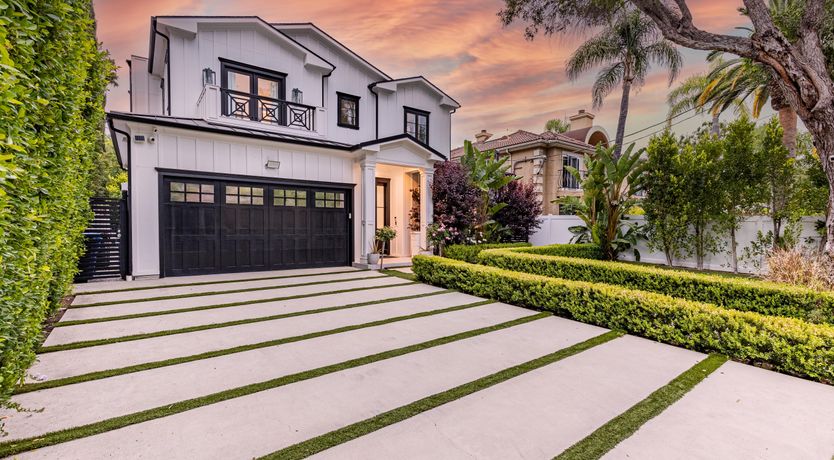 Photo of Tarzana Farmhouse