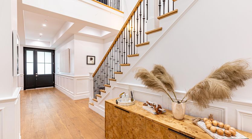 Photo of Tarzana Farmhouse