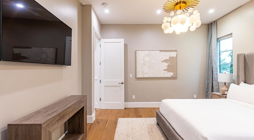 Photo of Tarzana Farmhouse