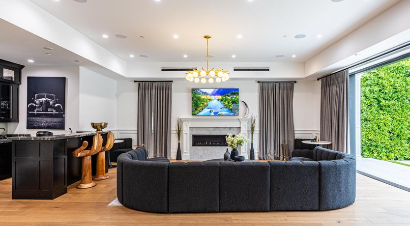 Photo of Tarzana Farmhouse