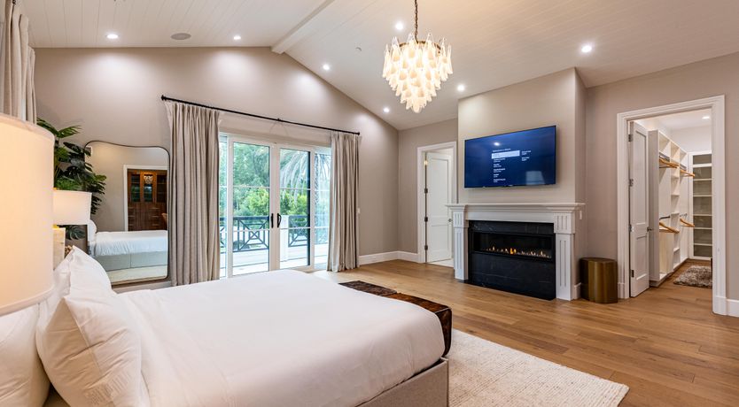 Photo of Tarzana Farmhouse