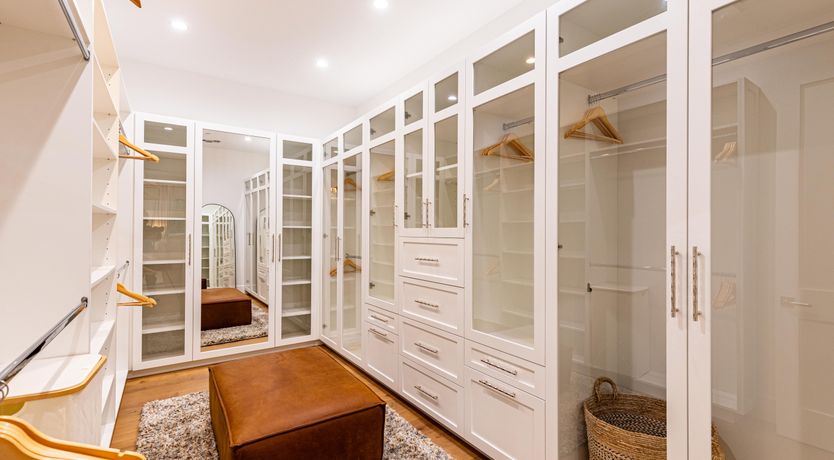 Photo of Tarzana Farmhouse