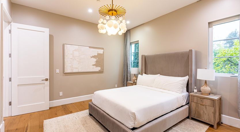 Photo of Tarzana Farmhouse