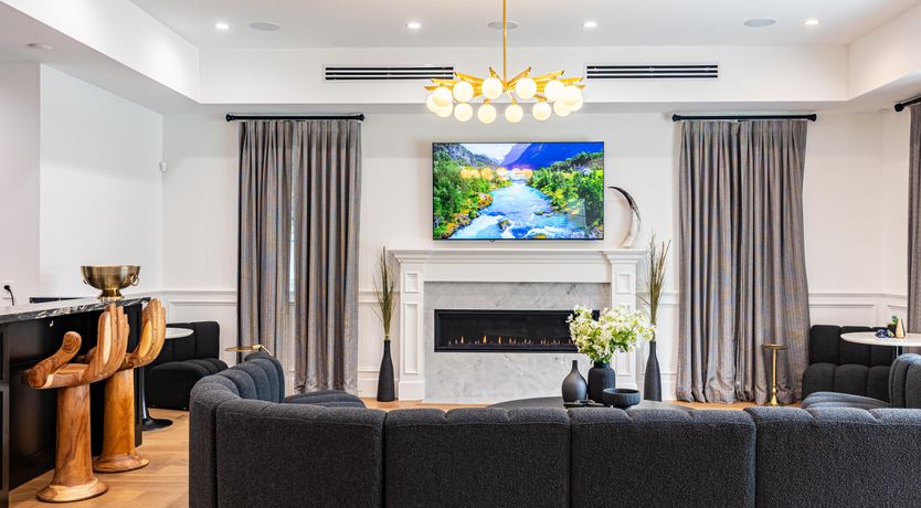 Photo of Tarzana Farmhouse