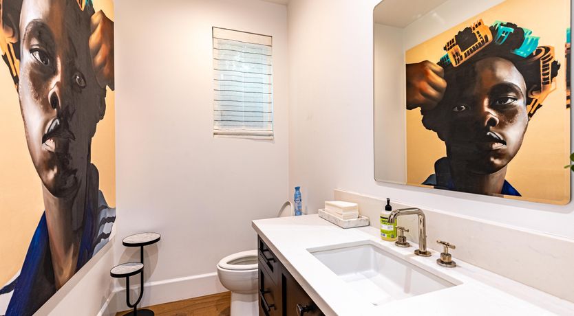 Photo of Tarzana Farmhouse