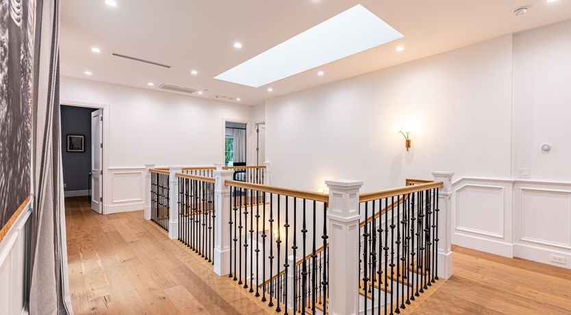 Photo of Tarzana Farmhouse