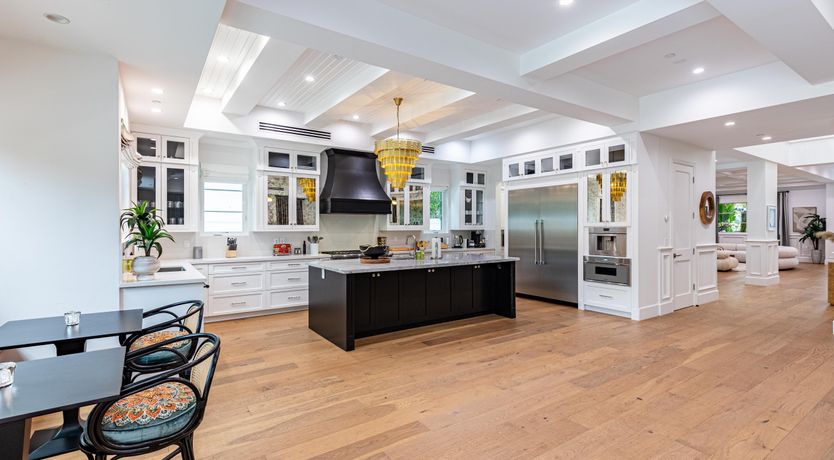 Photo of Tarzana Farmhouse