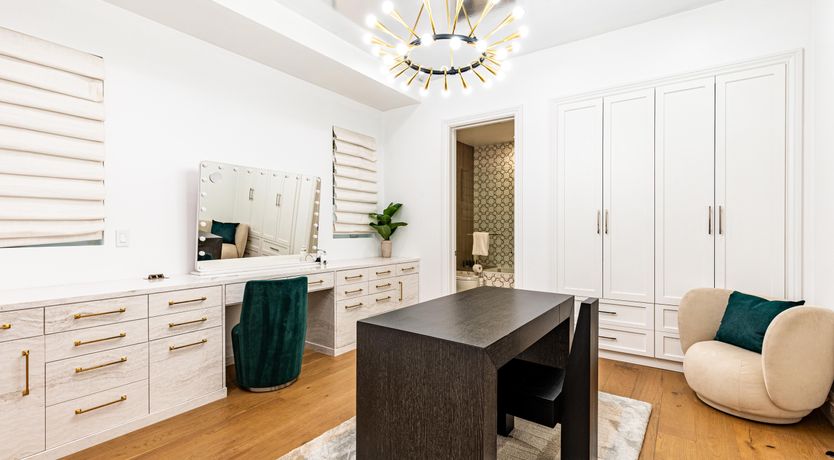 Photo of Tarzana Farmhouse