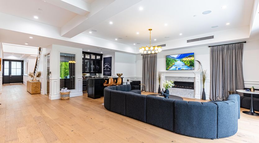 Photo of Tarzana Farmhouse