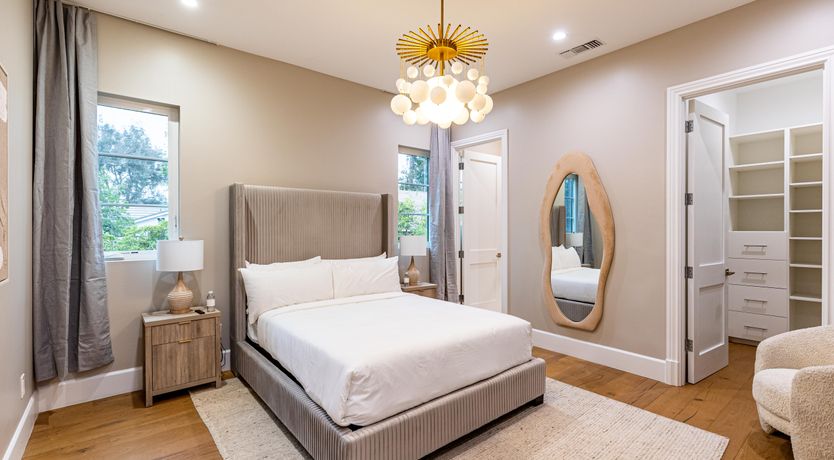 Photo of Tarzana Farmhouse