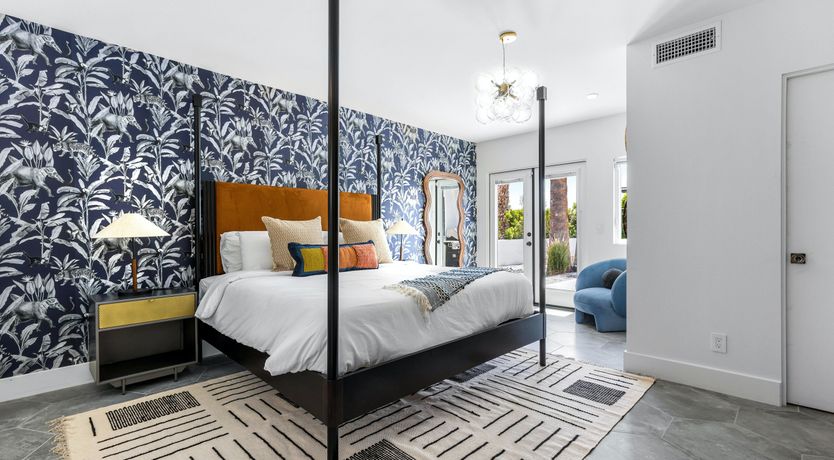 Photo of Palms Whisper