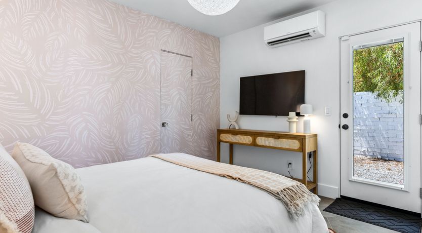 Photo of Palms Whisper