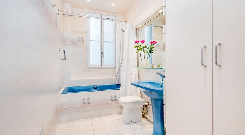 Photo of Parisian Echoes