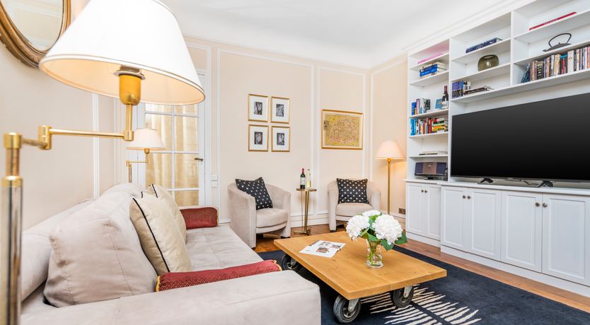 Photo of Parisian Echoes