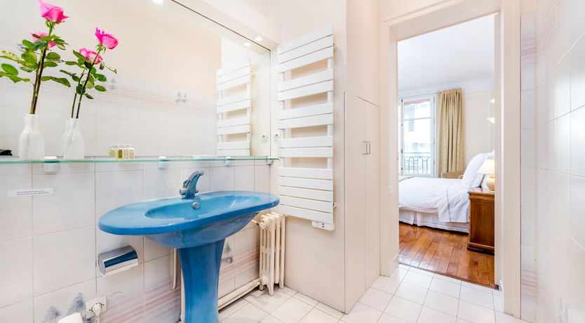 Photo of Parisian Echoes