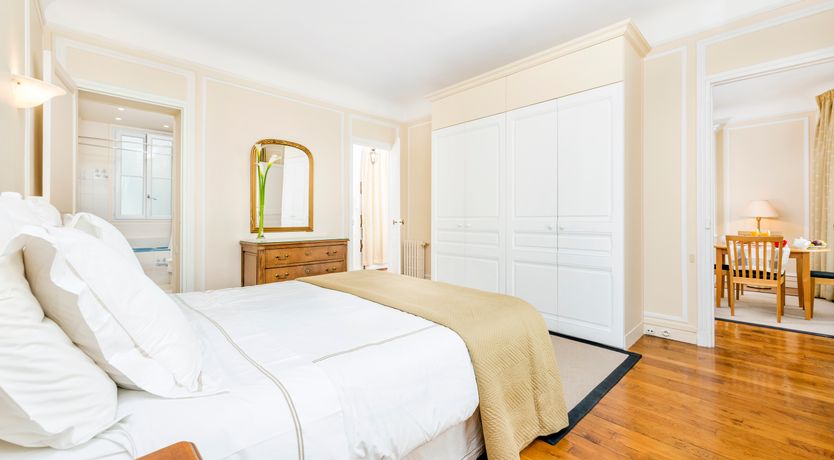 Photo of Parisian Echoes