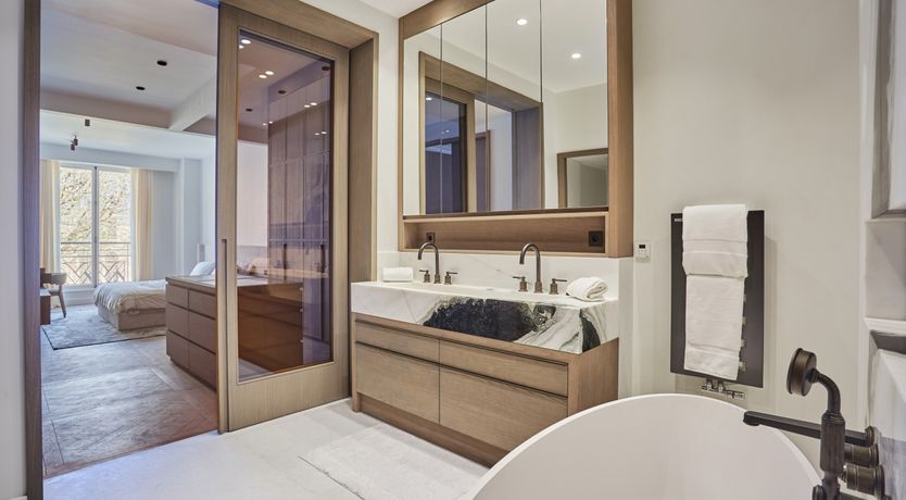 Photo of Regal Avenue