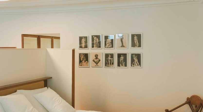 Photo of The Door to Paris