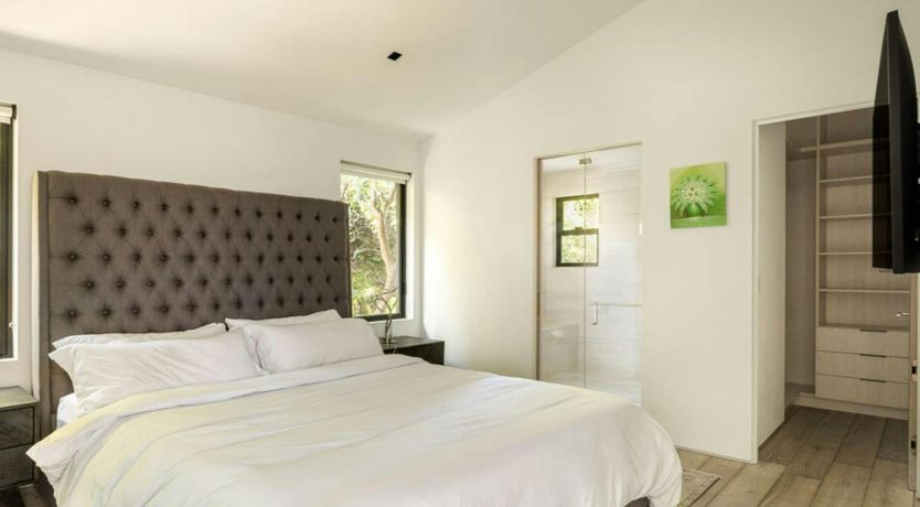 Photo of The Hollywood Cabin