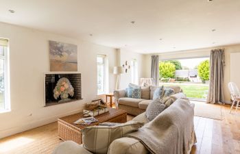 The Sunset Shore Holiday Home