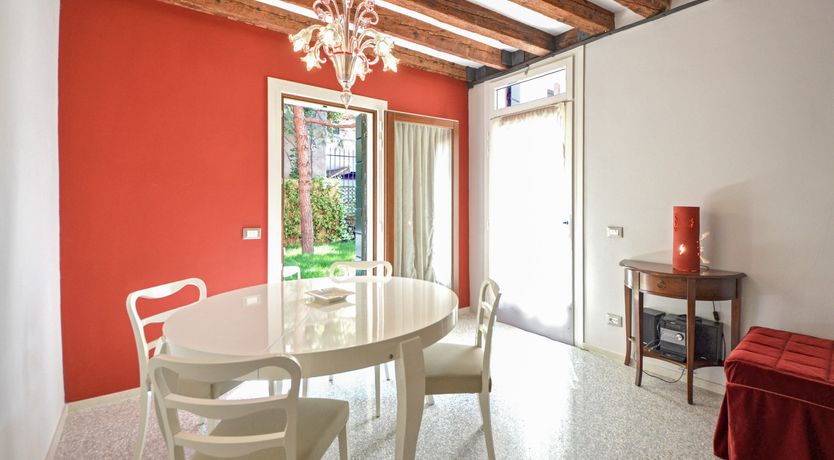 Photo of Gardens & Canals