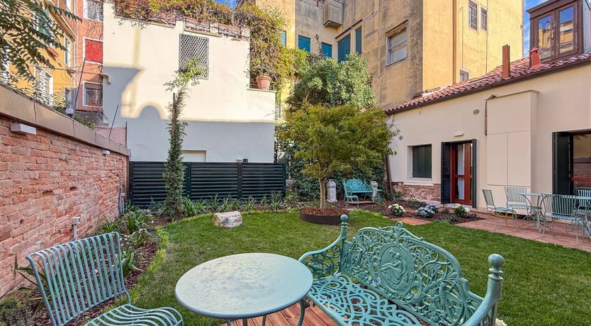 Photo of Gardens & Canals