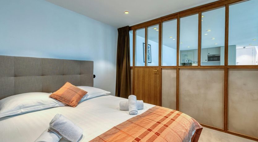 Photo of Gallery's Glance