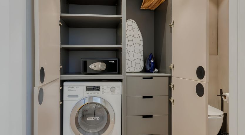 Photo of Gallery's Glance