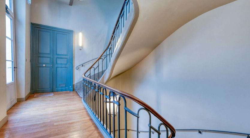 Photo of Gallery's Glance