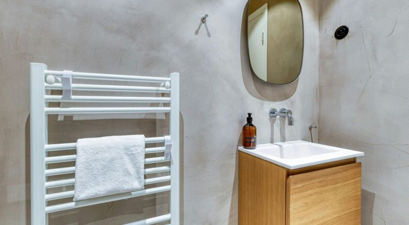 Photo of Gallery's Glance