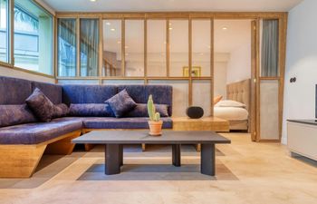 Gallery's Glance Holiday Home