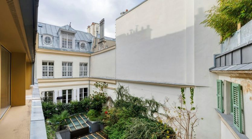 Photo of Gallery's Glance