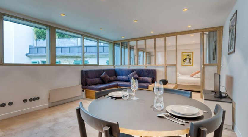 Photo of Gallery's Glance