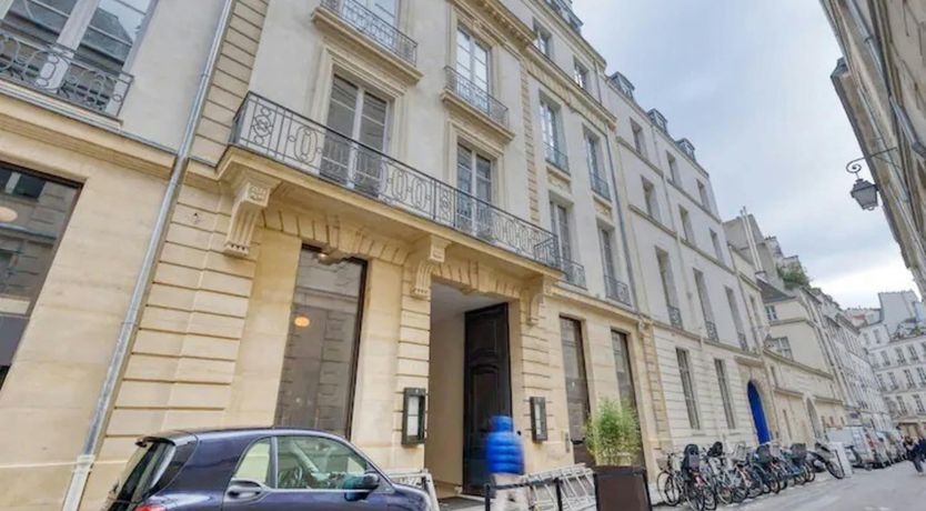 Photo of Gallery's Glance