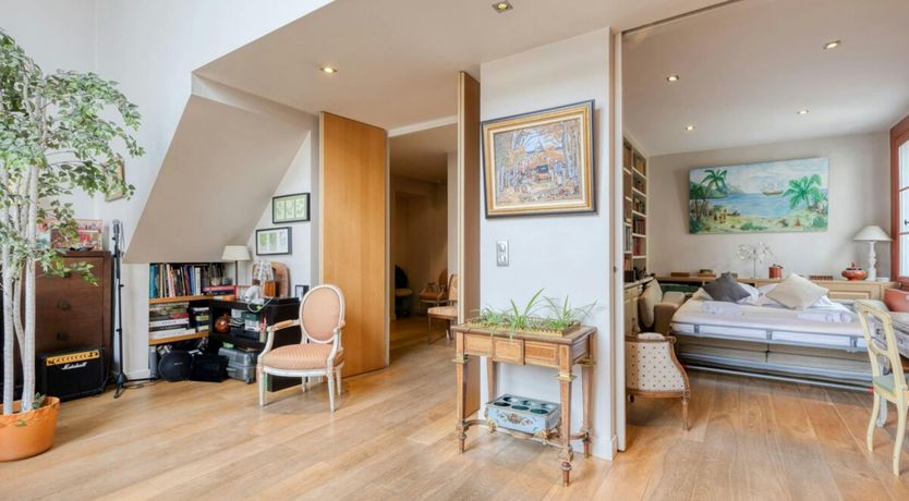 Photo of Elegant Circle