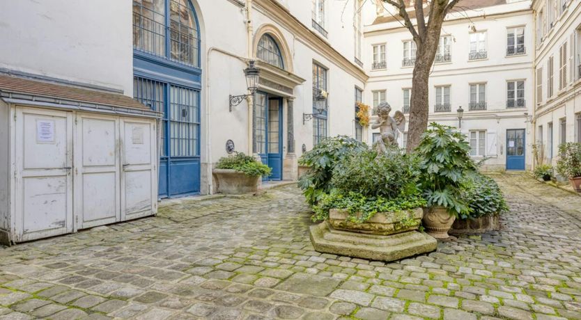 Photo of Elegant Circle