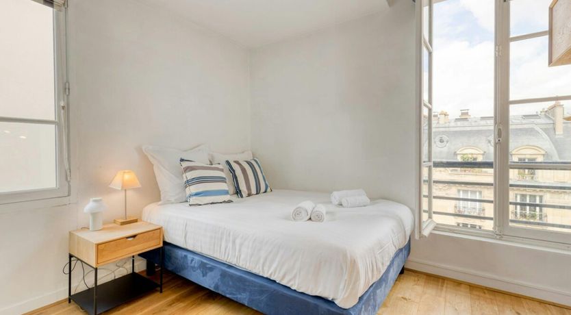 Photo of Elegant Circle