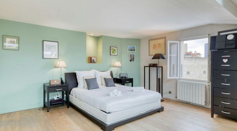 Photo of Elegant Circle