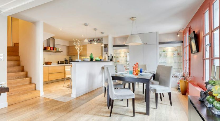 Photo of Elegant Circle