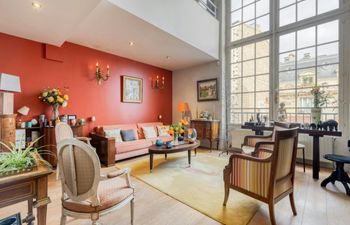 Elegant Circle Holiday Home