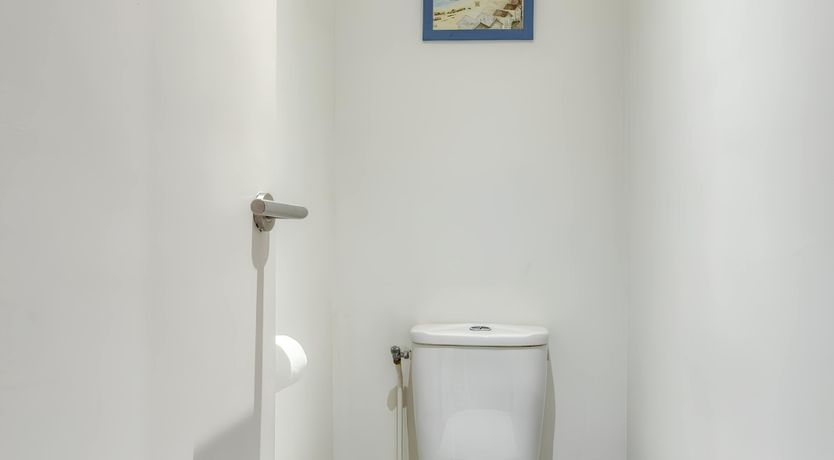 Photo of Elegant Circle