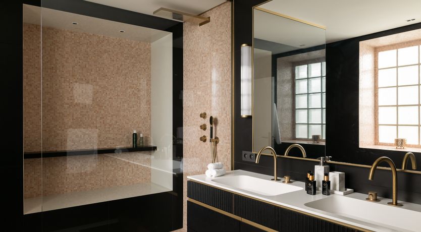 Photo of Parisian Secrets