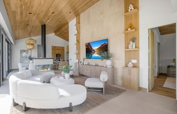 Golden Glimmer Holiday Home