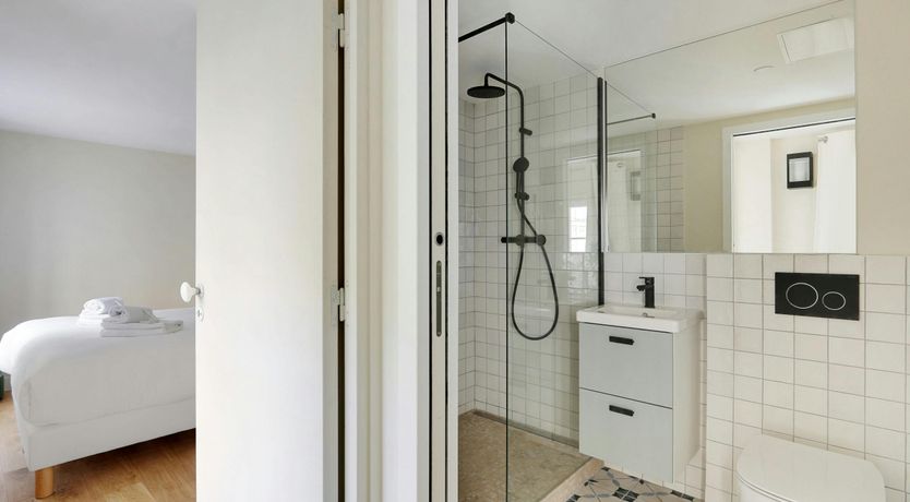 Photo of Elegant City