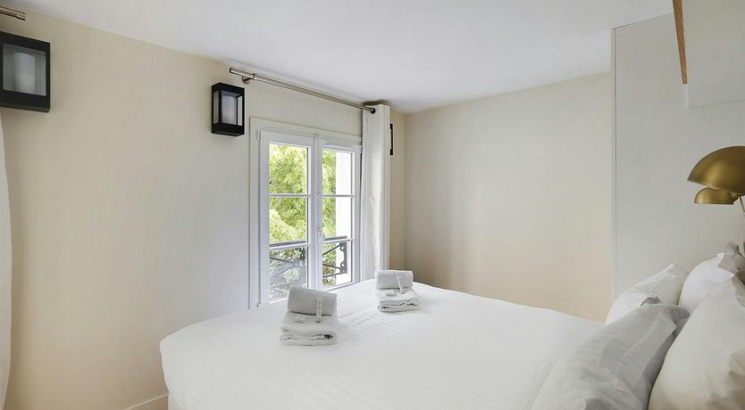 Photo of Elegant City