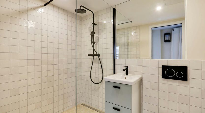 Photo of Elegant City