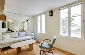 Elegant City Holiday Home