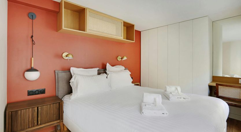 Photo of Elegant City