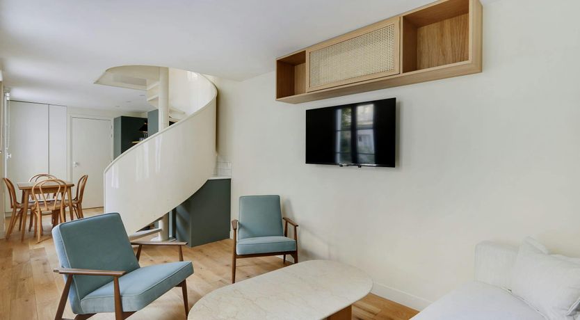 Photo of Elegant City