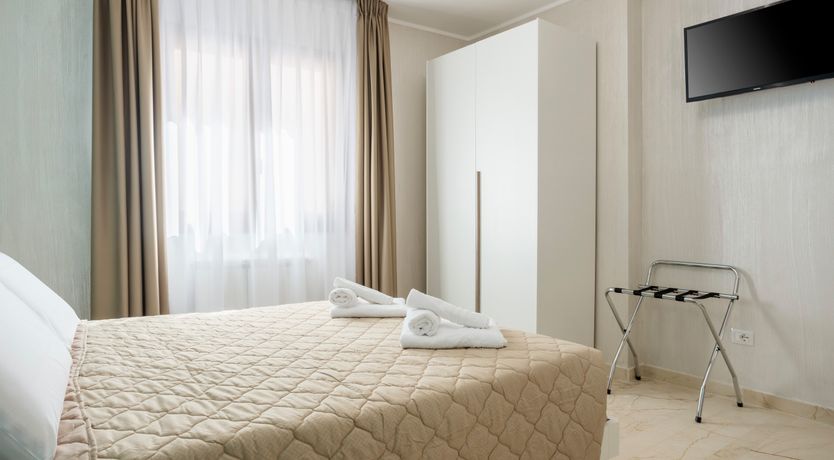 Photo of Pearl Shore